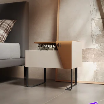 Дизайнерски Творчески малка странична масичка В съвременния минималистичном стил Нощно Шкафче за спалня Кожена шкафче за седла