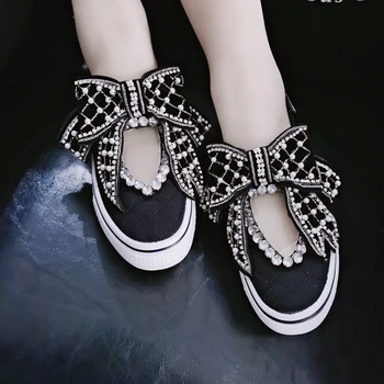 Малки черни обувки с лък дебела подметка с дупки, лято 2023, Нови парусиновые обувки на единия крак, тежкотоварни дамски обувки